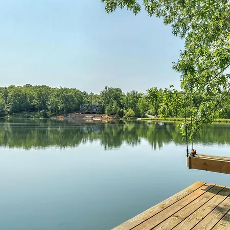 Linden Lakefront Retreat With Kayaks